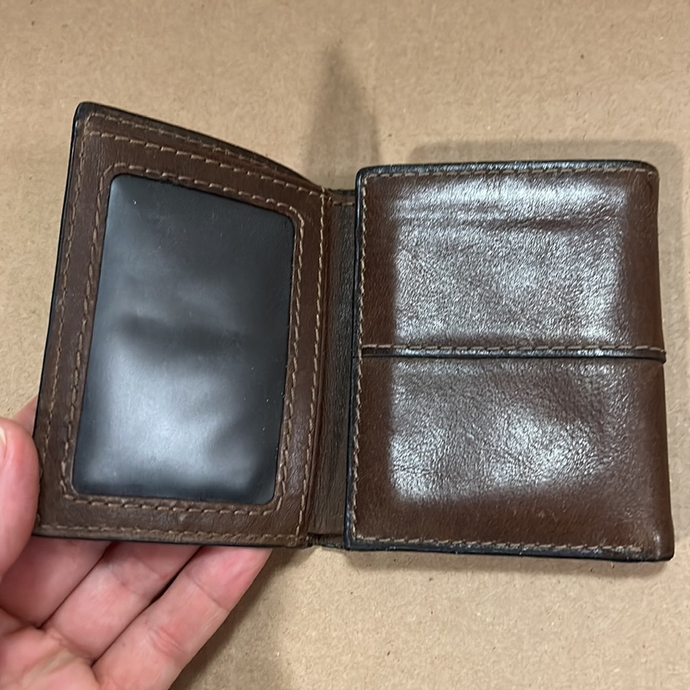 FOSSIL Men's Leather Bifold Brown Wallet with Flip ID Window